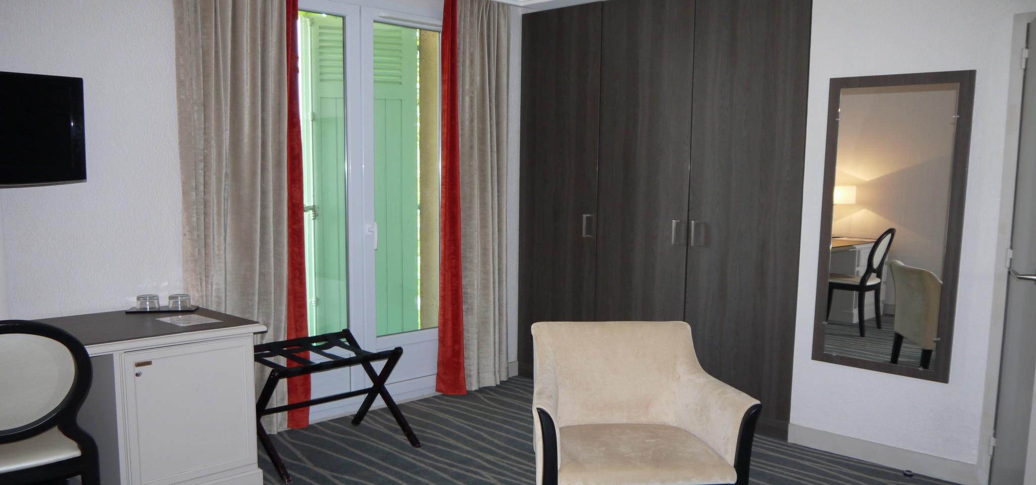 Logis Hotels- Hotel Et Restaurant Domaine De Fompeyre Bazas Exteriör bild